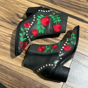 Leather embroidered floral red stud booties, size 5 am a 7 and fits
